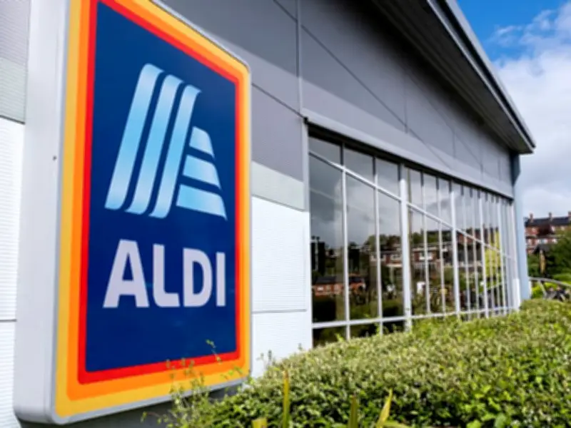 Aldi trials early weekend closing time in blow to shoppers