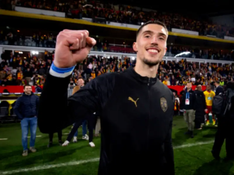 Aston Villa Plan Bid for Lens Goalkeeper Robin Risser Amid Martinez Exit Fears