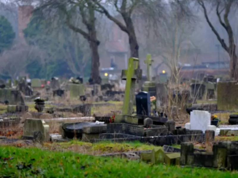 Birmingham campaigner urges couples to stop having sex in cemetery