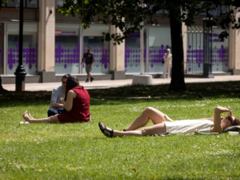 Birmingham Issues 48-Hour Weather Warning as Temperatures Near 30C