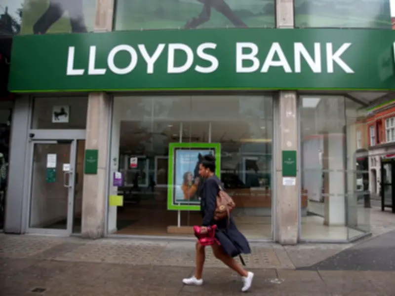 Business confidence in Wales rises but lags behind UK average: Lloyds
