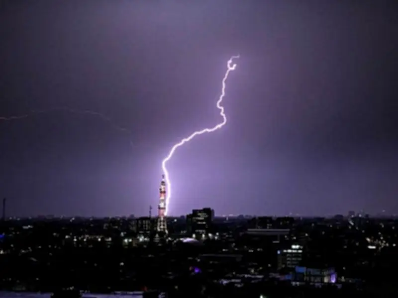 England vs Mexico World Cup match delayed by thunderstorm at Azteca Stadium
