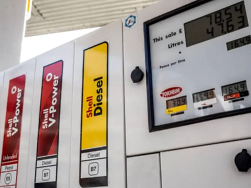 Labour fast-tracks 2030 petrol and diesel car ban review to six months