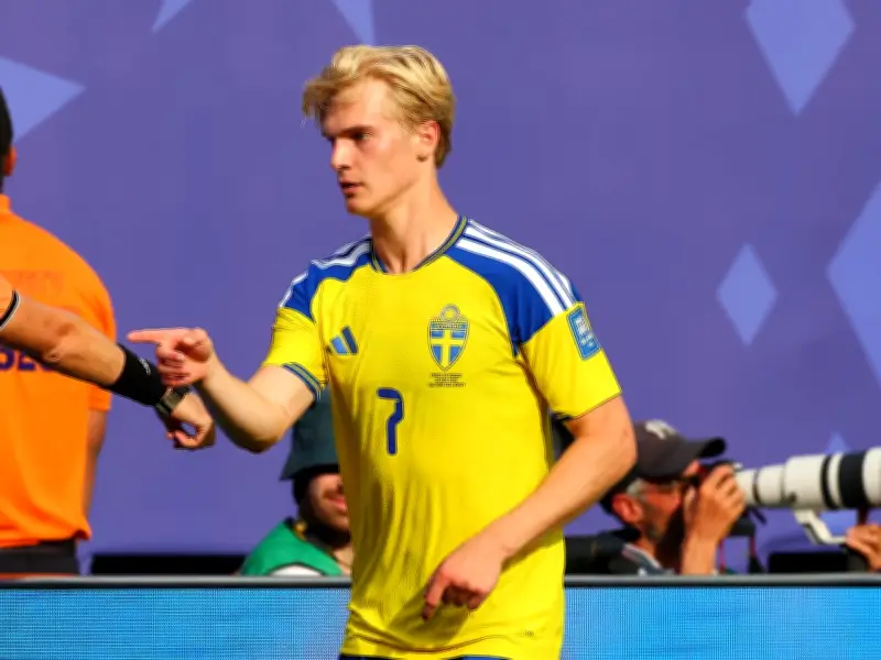 Lucas Bergvall addresses Tottenham future amid Aston Villa transfer links