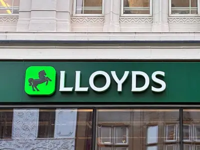 Lloyds Bank Warns Customers of Economic Uncertainty as Confidence Drops